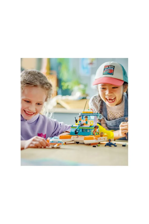 LEGO Friends Deniz Kurtarma Teknesi 41734 Oyuncak Yapım Seti (717 PARÇA) - Görsel 6