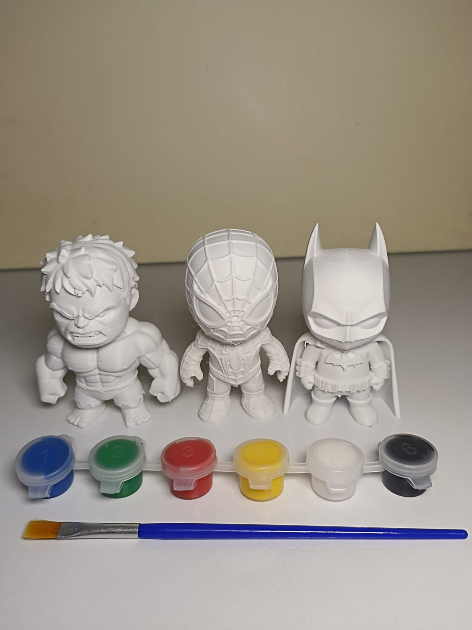 3 ADET SÜPER KAHRAMANLAR BOYAMA ETKİNLİĞİ 9 CM BOYA VE FIRÇA DAHİLDİR PLASTİKTİR - Görsel 3