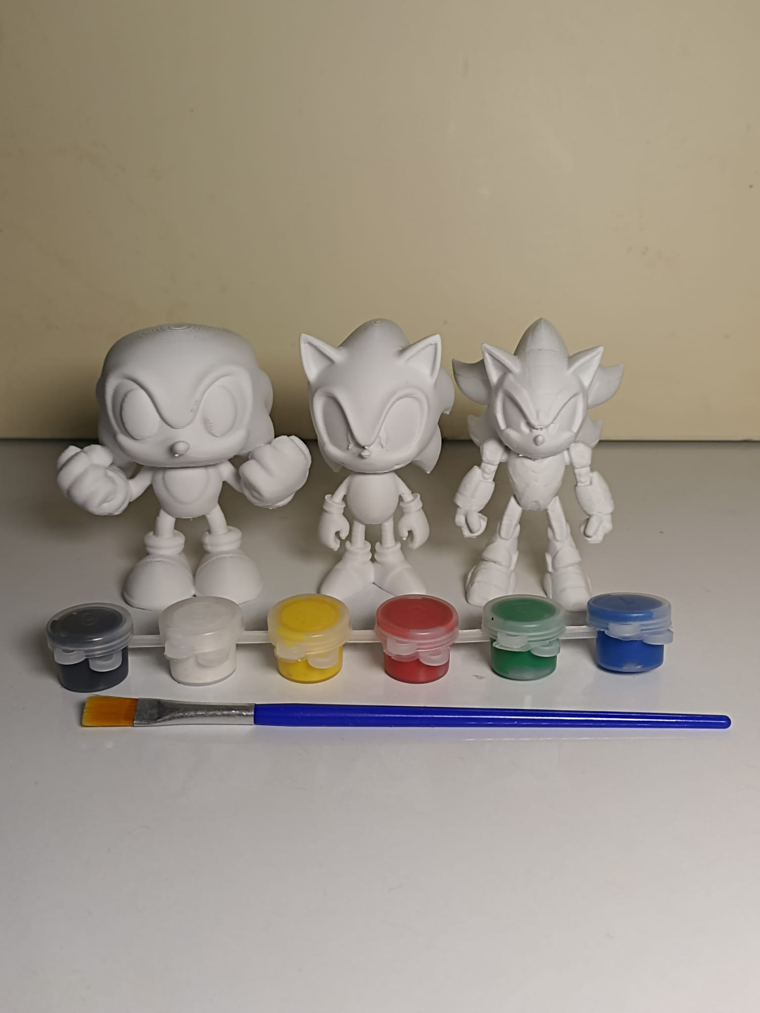 3 ADET SONIK BOYAMA ETKİNLİĞİ 8 CM BOYA VE FIRÇA DAHİLDİR PLASTİKTİR