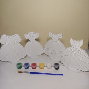 PRENSES ELBİSELERİ BOYAMA ETKİNLİĞİ 4adet 11-12 cm 6 LI BOYA VE FIRÇA DAHİLDİR PLASTİKTİR