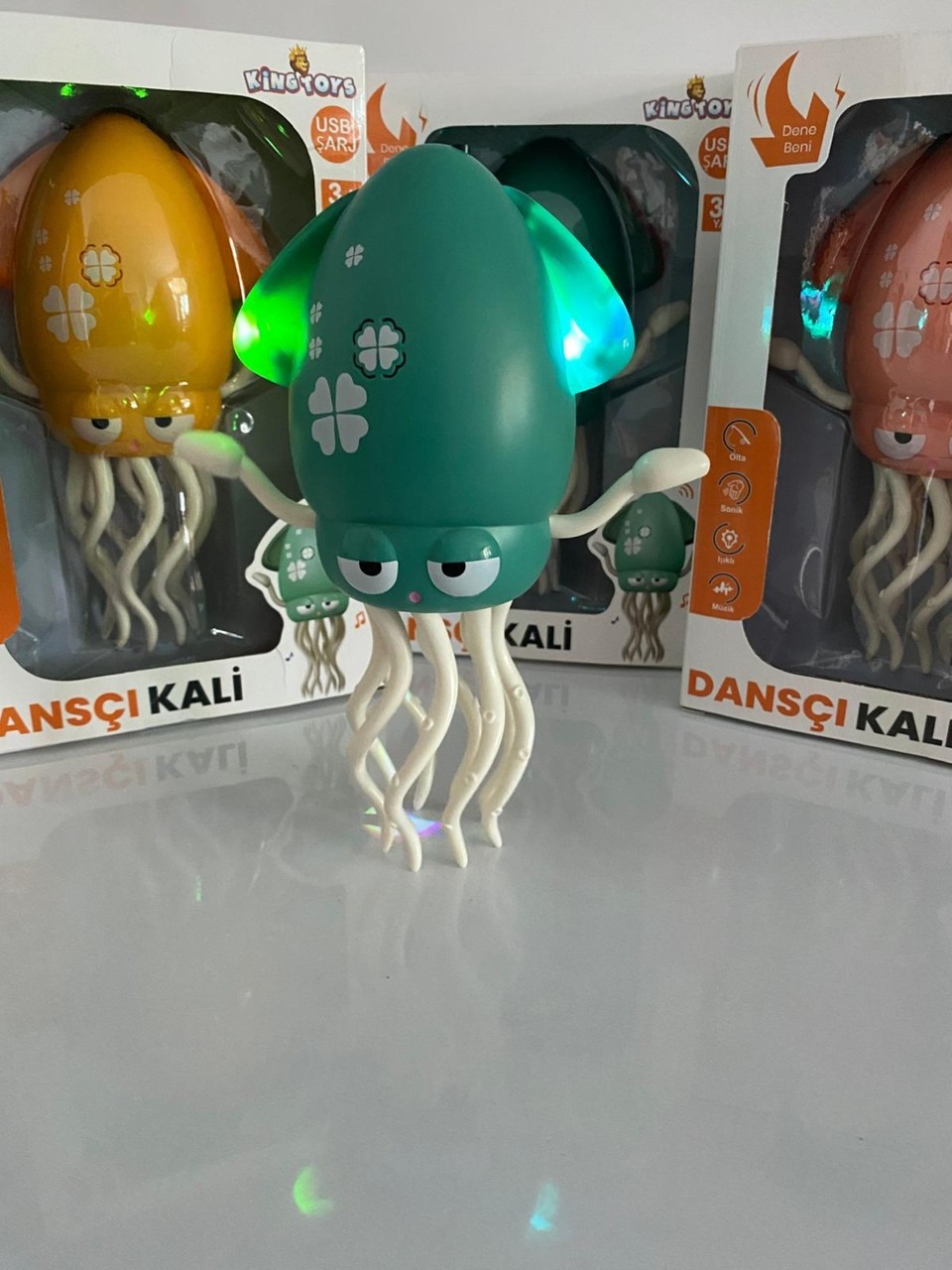 Sarjlı Dans Eden Sürünerek Ileri Geri Hareket Eden El Komuduna Uyan Sesi Açılıp Kapanan Işıklı ve Şarjlı Ahtapot